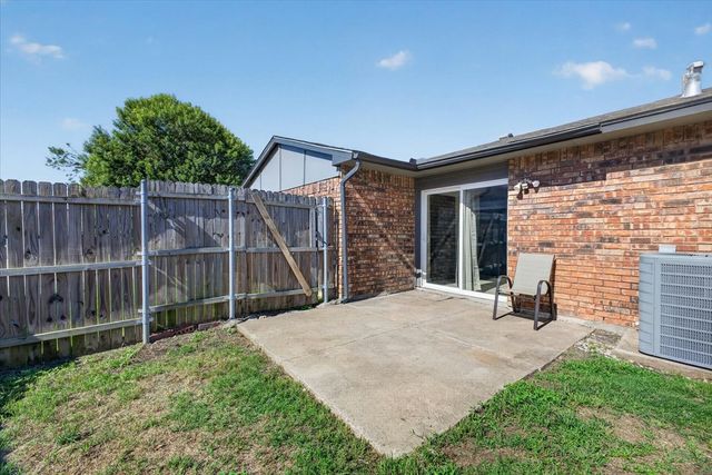 4121 Blue Flag Lane, Fort Worth, TX 76137