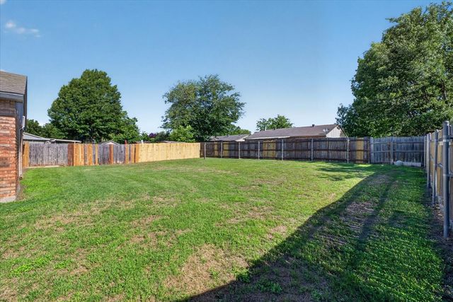 4121 Blue Flag Lane, Fort Worth, TX 76137