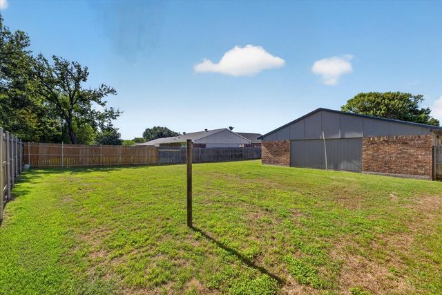 4121 Blue Flag Lane, Fort Worth, TX 76137