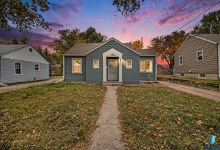 1718 W 11th St Street, Sioux Falls, SD 57104