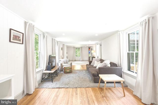 58 CENTER HILL RD, Upper Black Eddy, PA 18972