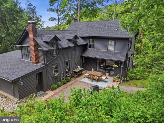 58 CENTER HILL RD, Upper Black Eddy, PA 18972