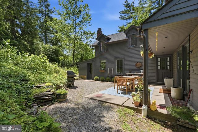 58 CENTER HILL RD, Upper Black Eddy, PA 18972