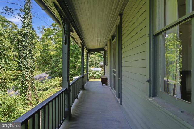 58 CENTER HILL RD, Upper Black Eddy, PA 18972