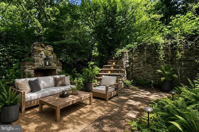 58 CENTER HILL RD, Upper Black Eddy, PA 18972