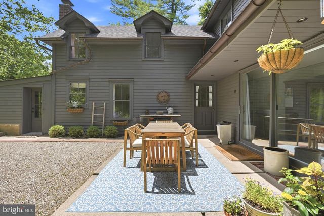 58 CENTER HILL RD, Upper Black Eddy, PA 18972