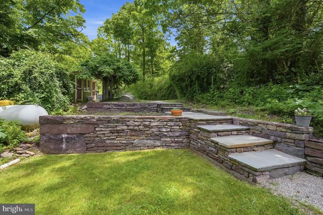 58 CENTER HILL RD, Upper Black Eddy, PA 18972