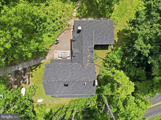58 CENTER HILL RD, Upper Black Eddy, PA 18972