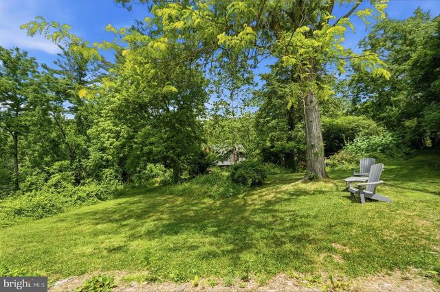 58 CENTER HILL RD, Upper Black Eddy, PA 18972
