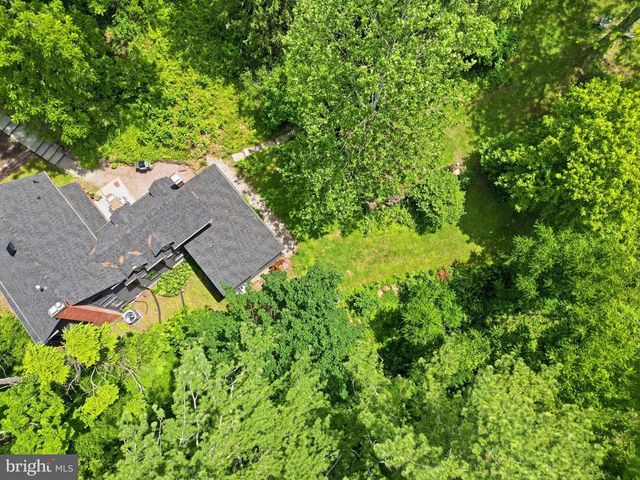 58 CENTER HILL RD, Upper Black Eddy, PA 18972