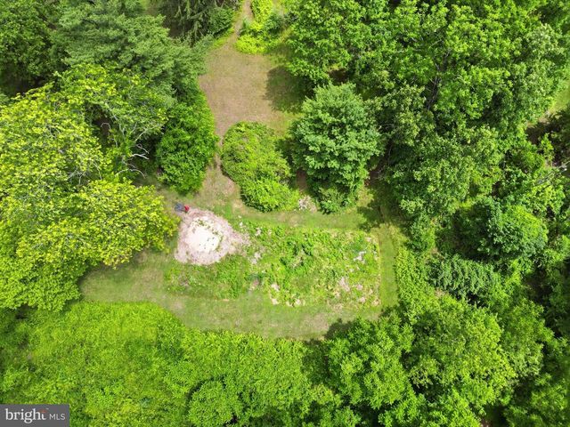 58 CENTER HILL RD, Upper Black Eddy, PA 18972
