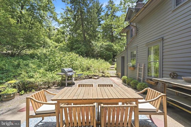 58 CENTER HILL RD, Upper Black Eddy, PA 18972