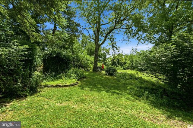 58 CENTER HILL RD, Upper Black Eddy, PA 18972