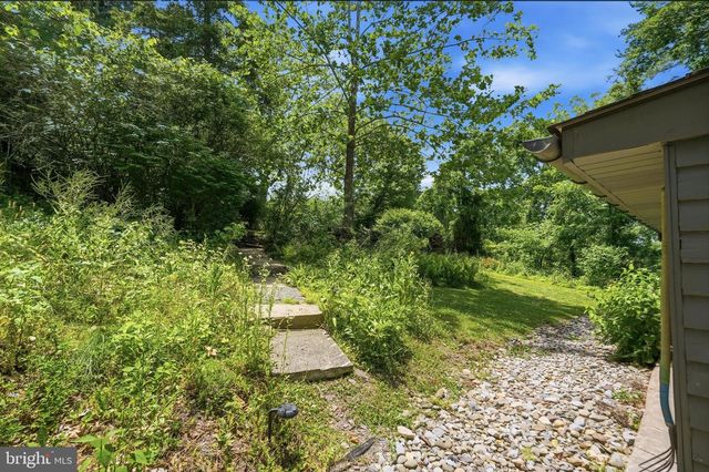 58 CENTER HILL RD, Upper Black Eddy, PA 18972