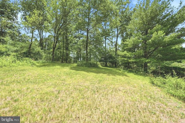58 CENTER HILL RD, Upper Black Eddy, PA 18972