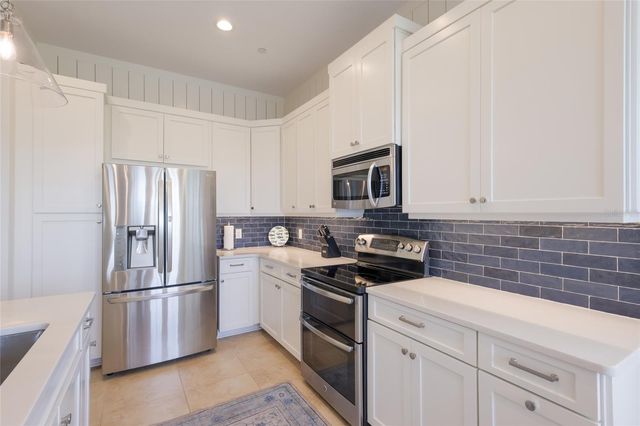 258 SAPPHIRE LAKE DRIVE 202, Bradenton, FL 34209