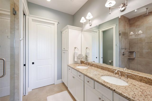 258 SAPPHIRE LAKE DRIVE 202, Bradenton, FL 34209