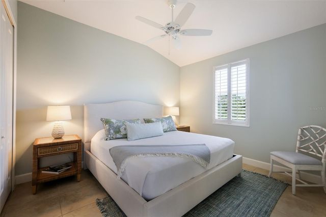 258 SAPPHIRE LAKE DRIVE 202, Bradenton, FL 34209