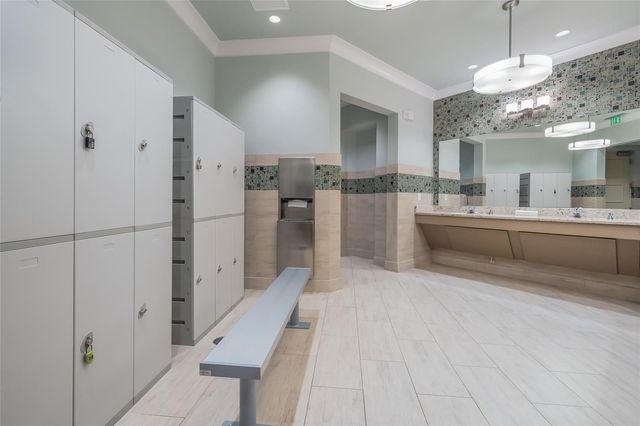 258 SAPPHIRE LAKE DRIVE 202, Bradenton, FL 34209