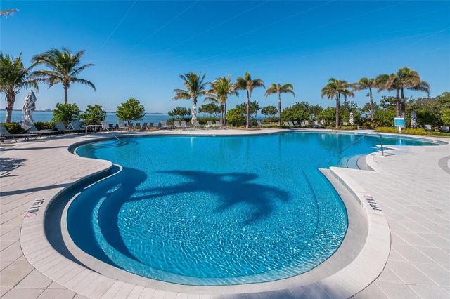 258 SAPPHIRE LAKE DRIVE 202, Bradenton, FL 34209