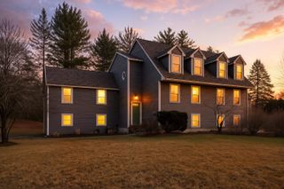 4 Quincy Rd # A, Londonderry, NH 03053