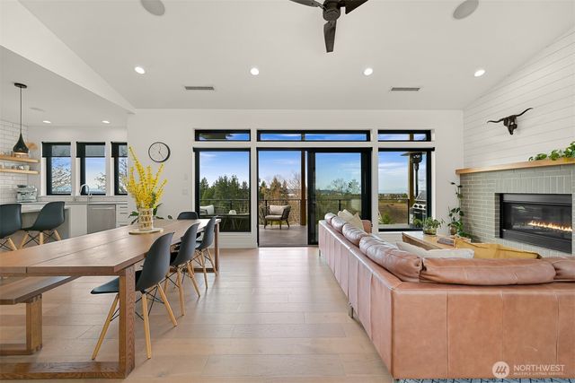 9687 Crest Drive, Blaine, WA 98230