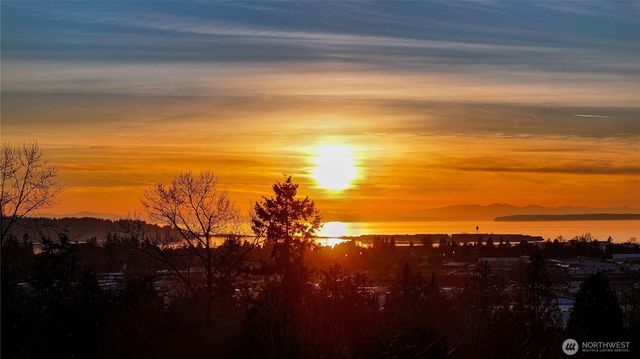 9687 Crest Drive, Blaine, WA 98230