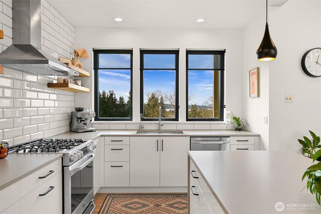 9687 Crest Drive, Blaine, WA 98230