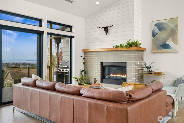 9687 Crest Drive, Blaine, WA 98230