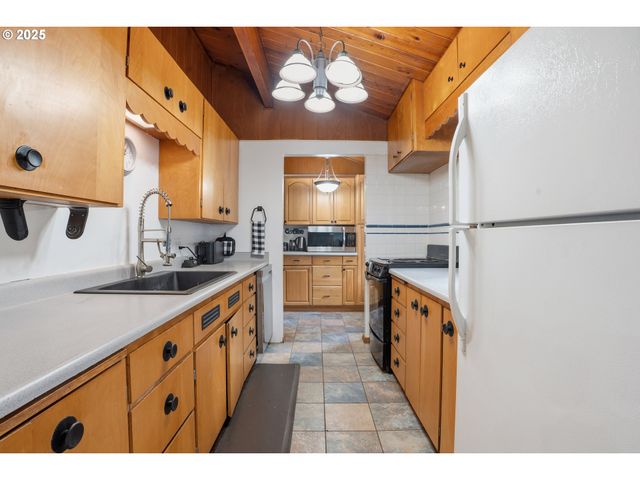 8442 US HIGHWAY 12, Glenoma, WA 98336