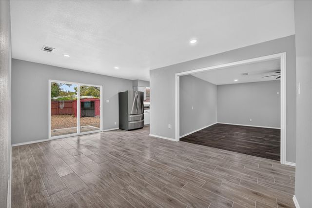2023 N Bell Avenue, Denton, TX 76209