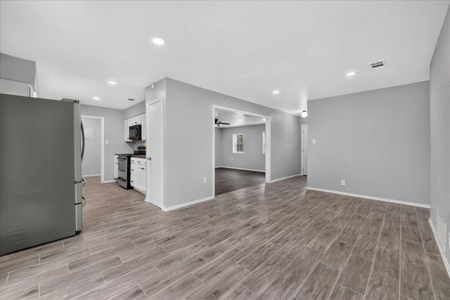 2023 N Bell Avenue, Denton, TX 76209