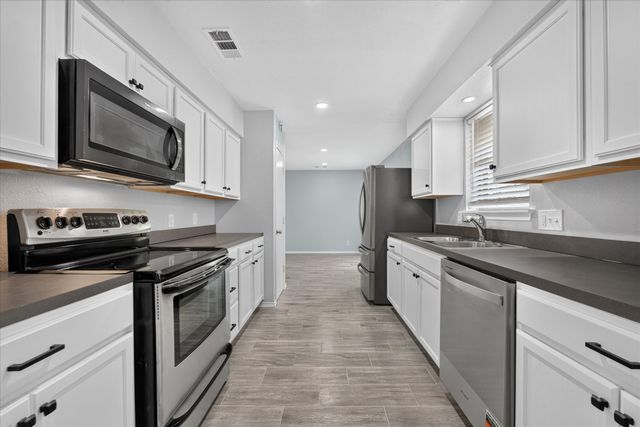 2023 N Bell Avenue, Denton, TX 76209