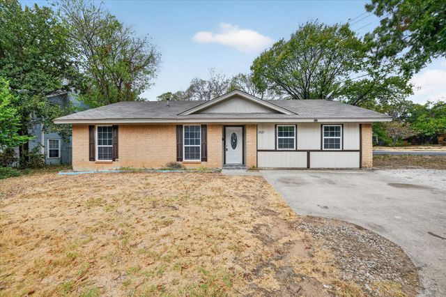 2023 N Bell Avenue, Denton, TX 76209
