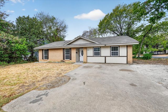 2023 N Bell Avenue, Denton, TX 76209