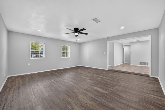 2023 N Bell Avenue, Denton, TX 76209