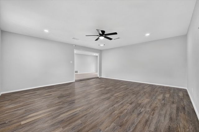 2023 N Bell Avenue, Denton, TX 76209