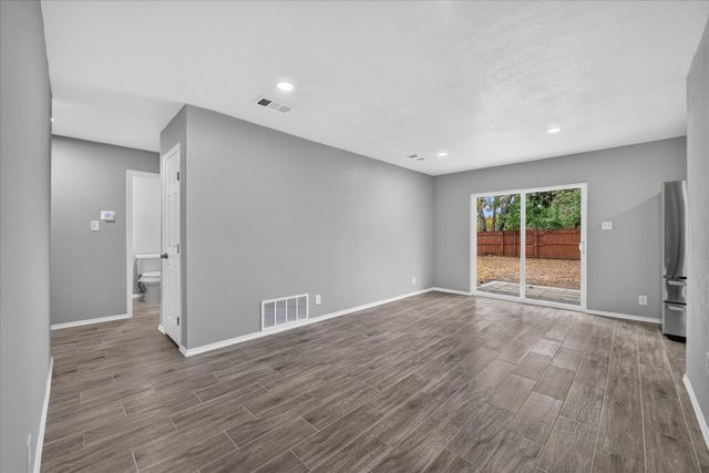 2023 N Bell Avenue, Denton, TX 76209