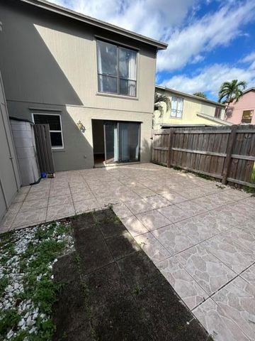 912 Sandtree Drive W 912, Palm Beach Gardens, FL 33403