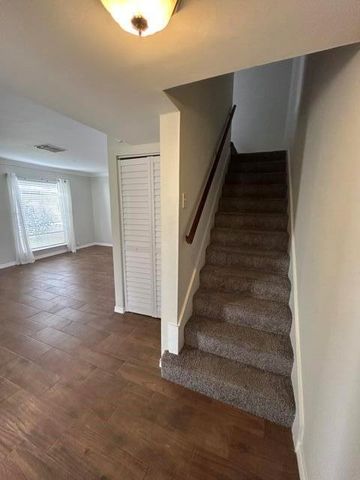 912 Sandtree Drive W 912, Palm Beach Gardens, FL 33403