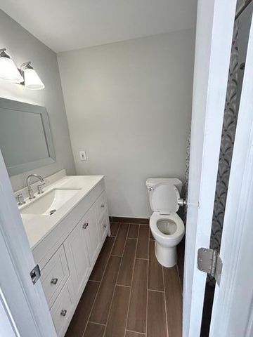 912 Sandtree Drive W 912, Palm Beach Gardens, FL 33403