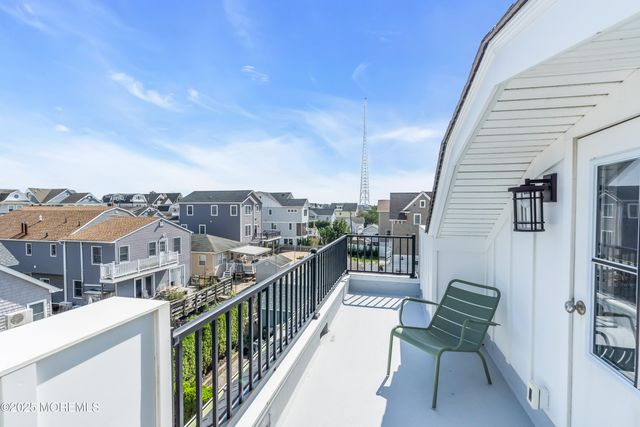 22 2nd Avenue, Manasquan, NJ 08736