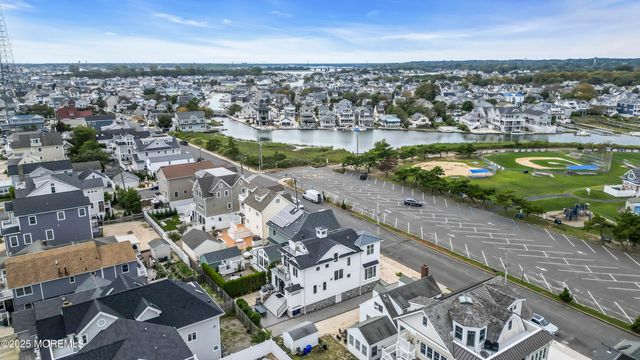 22 2nd Avenue, Manasquan, NJ 08736