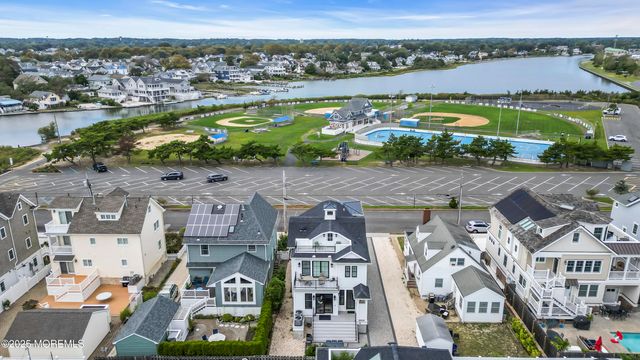 22 2nd Avenue, Manasquan, NJ 08736