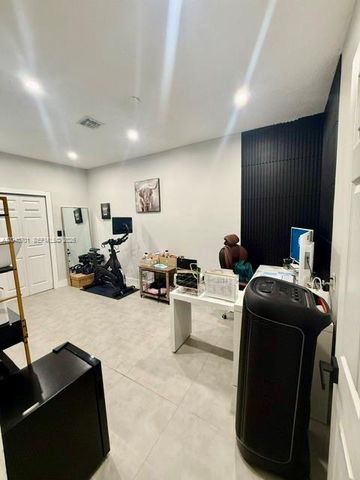 21462 SW 91st Ave, Cutler Bay, FL 33189