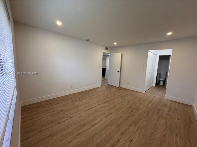 5911 Washington St 103, Hollywood, FL 33023