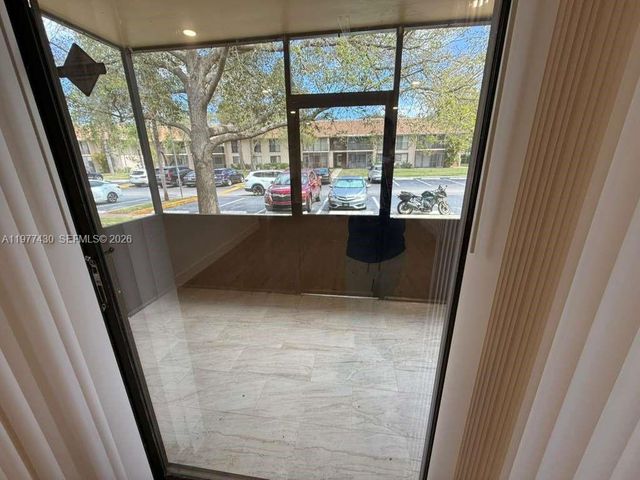 5911 Washington St 103, Hollywood, FL 33023