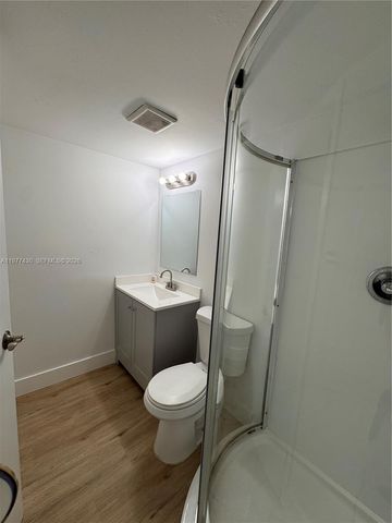 5911 Washington St 103, Hollywood, FL 33023