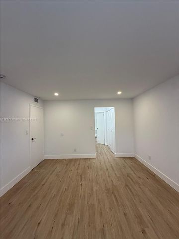 5911 Washington St 103, Hollywood, FL 33023