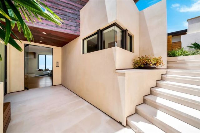 18 Lagunita Drive, Laguna Beach, CA 92651